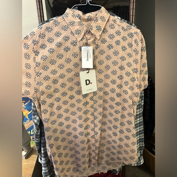 Pink short sleeve button down men’s casual shirt size medium. Tag still on it. - Picture 1 of 3